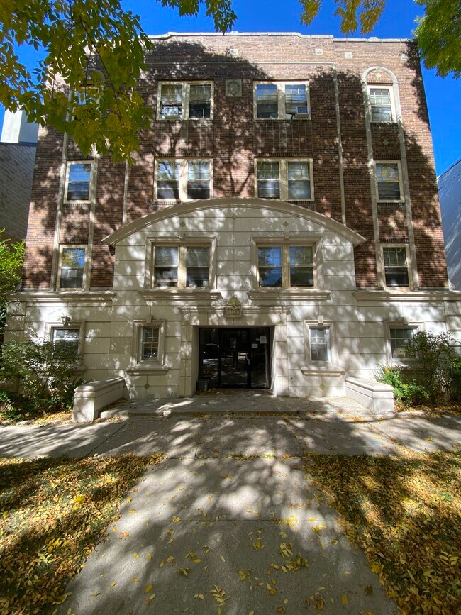 Building Photo - Lyon Manor