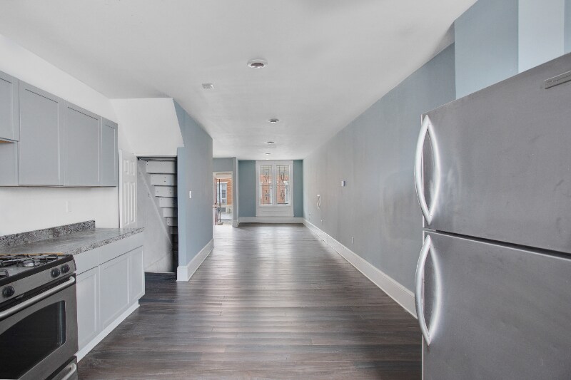 Building Photo - 2212 W Fayette St