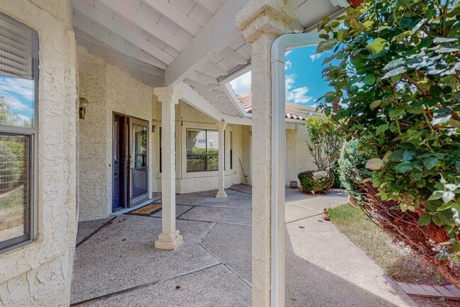 Building Photo - ACADEMY RIDGE 2 Bedroom Plus Office   2 Ba...