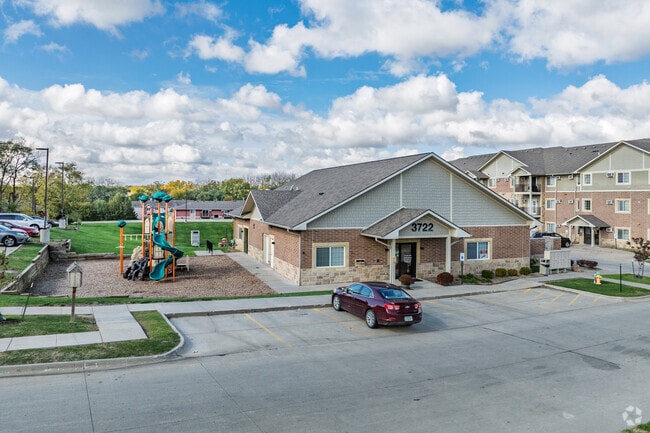 Leasing Office - Hilltop Apartments