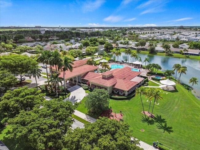 Building Photo - 2675 SE 4th Pl