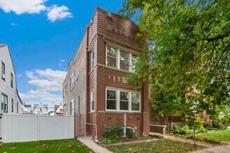 Building Photo - 4704 W Patterson Ave