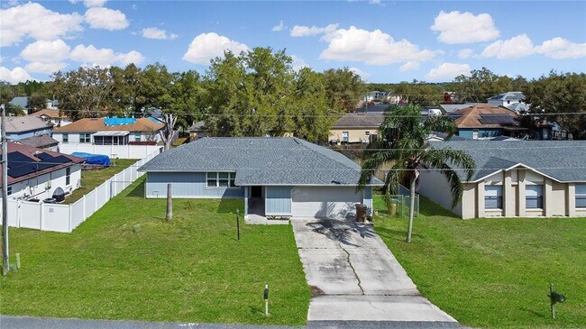 Building Photo - 305 Medina Ct