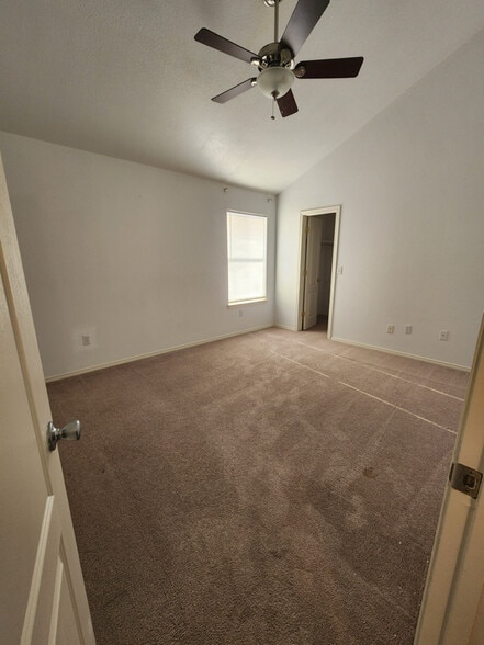 Building Photo - 3968 Sombra Arbol Ct
