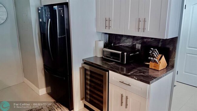 Building Photo - 4100 Galt Ocean Dr