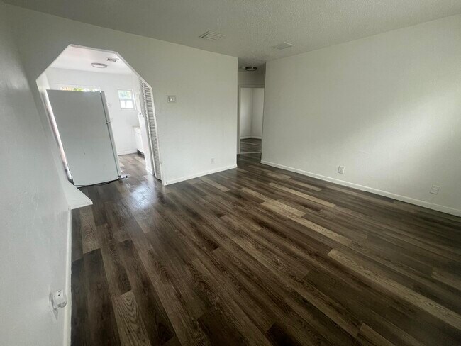 Building Photo - 1021 Henrietta Ave