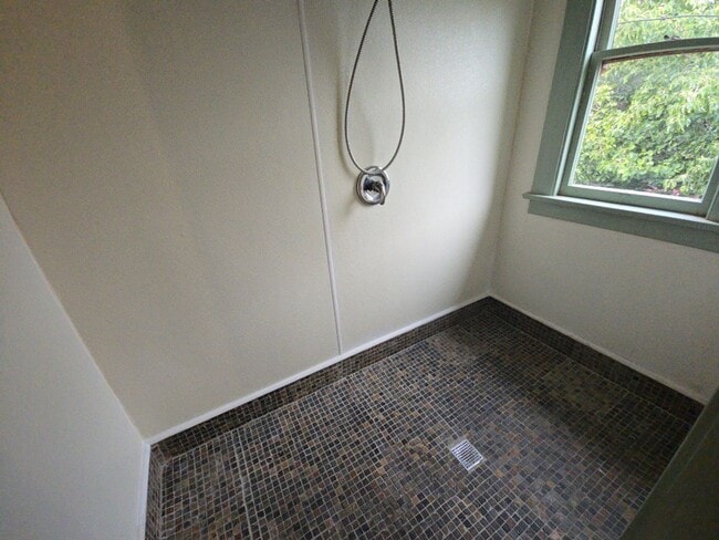 Building Photo - 2314 Union St