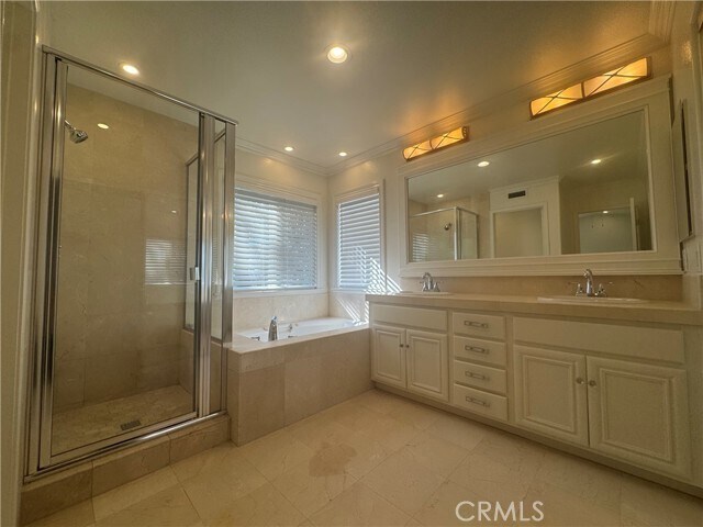 Building Photo - 27935 Hedgeline Dr