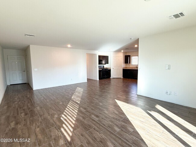 Building Photo - 12253 N Sutter Dr