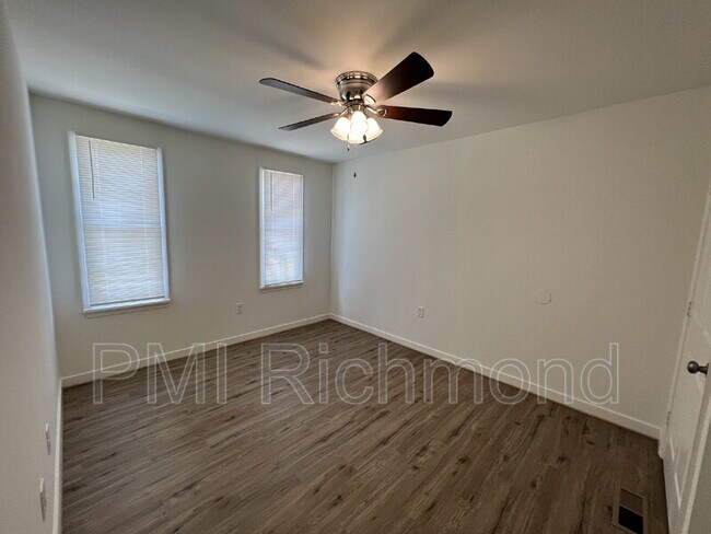 Building Photo - 307 Cedarwood Rd