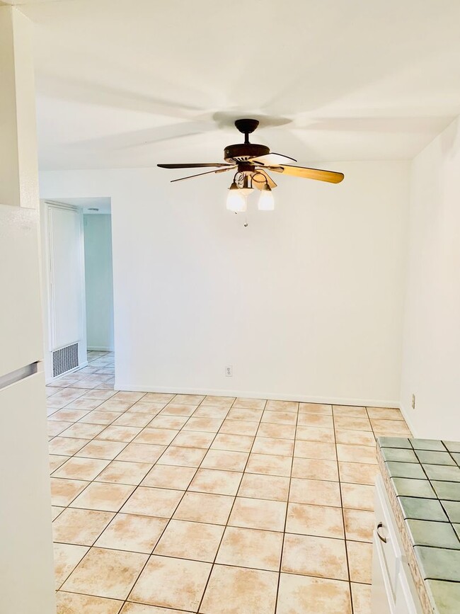 Building Photo - 155 W Marquita