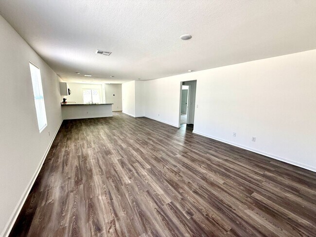 Building Photo - Beautiful 2024 Build 3 Bedroom Home- Move In Special! $800 off 1st Month's Rent. $300 off 2nd and...