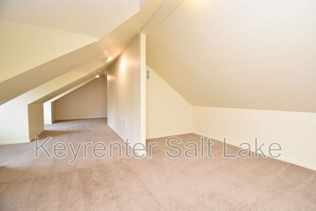 Building Photo - 9408 Turnpike Ln