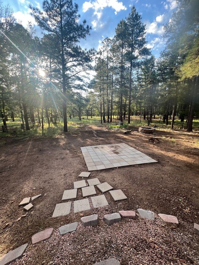 Building Photo - $2,475 3 Bed/2 Bath House -Country Club Estates neighborhood