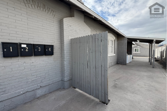 Building Photo - 1017 E Moreland St