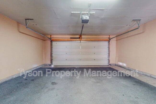 Building Photo - 5516 Cancelar Dr NE