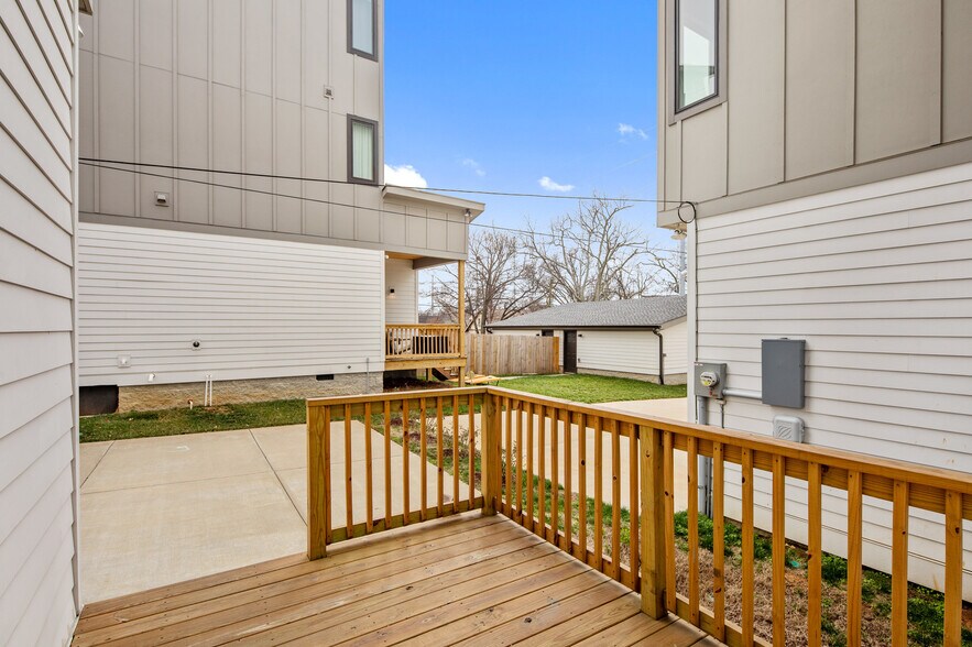 Building Photo - 1203 Tremont Ave