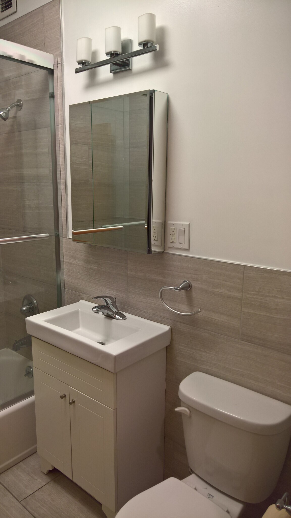 Bathroom - 159 E 121st St