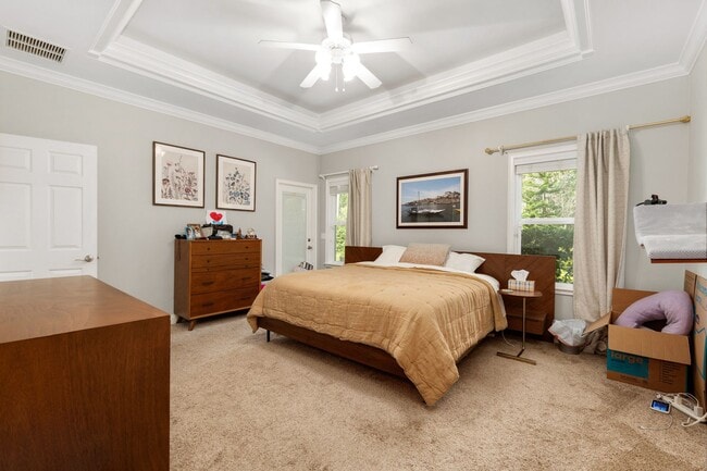 Building Photo - Exceptional 4-Bedroom Home in Madera!