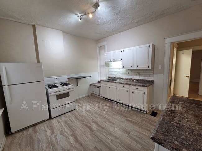 Building Photo - 2920 Virginia Ave