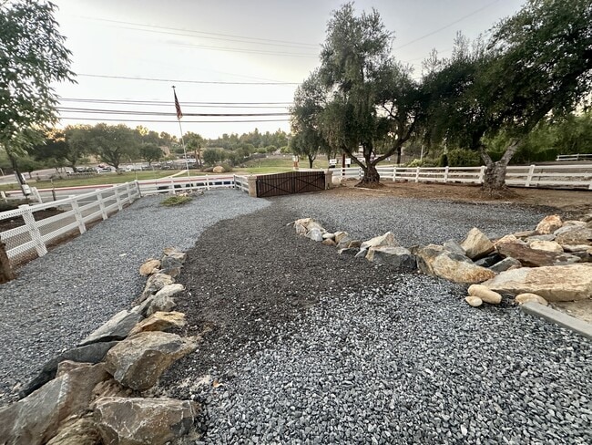 Building Photo - 2315 Tavern Rd