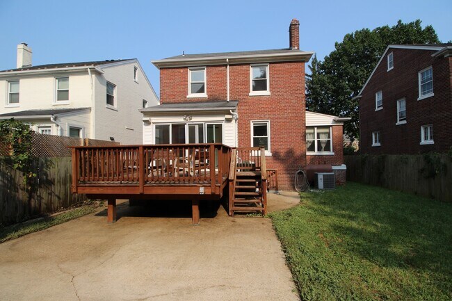 Building Photo - A Space for you and your's in Brookland! F...