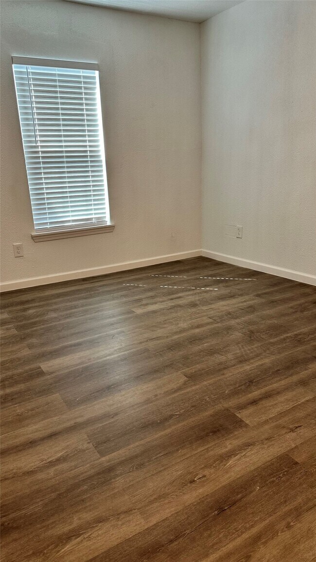 Building Photo - 6200 Ranchester Dr