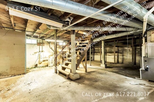Building Photo - 517 E Cozy St