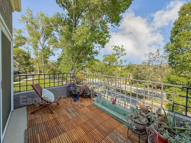 Building Photo - 5965 Paseo Encantada