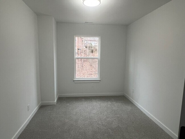 Building Photo - 9TH Ave Dr NE 2287-2289