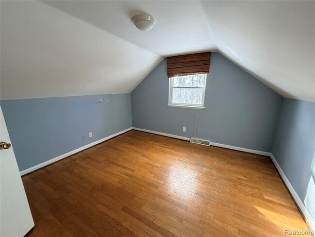 Building Photo - 1080 W Highland Rd