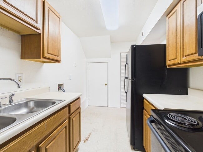 Building Photo - 3516 E Richmond Rd