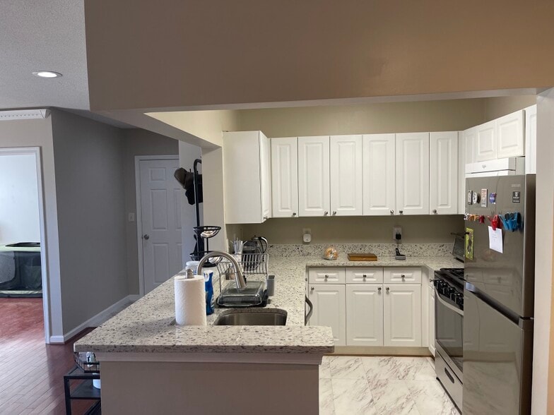 Building Photo - 20311 Beechwood Ter