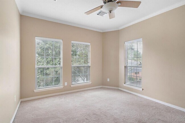 Building Photo - 1503 Shady Villa Fern