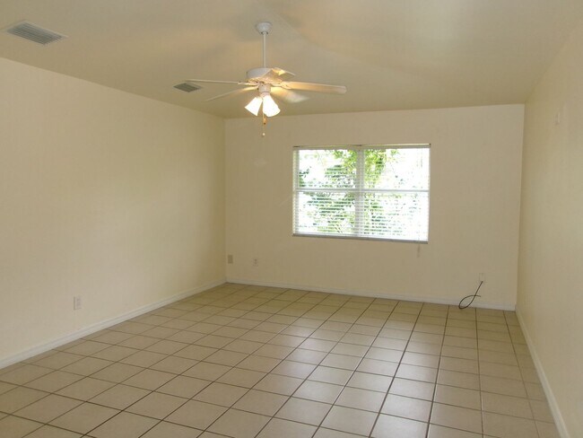 Building Photo - Avail Now-Lehigh Acres Duplex