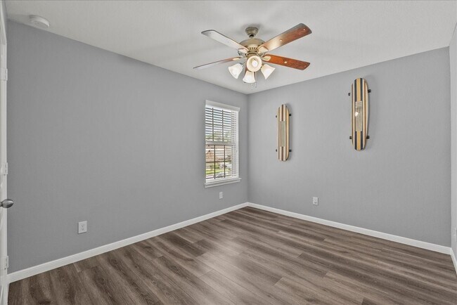 Building Photo - 207 Sea Breeze Dr