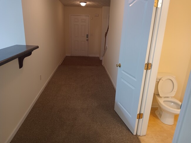 Building Photo - 685 Georgetown Ln