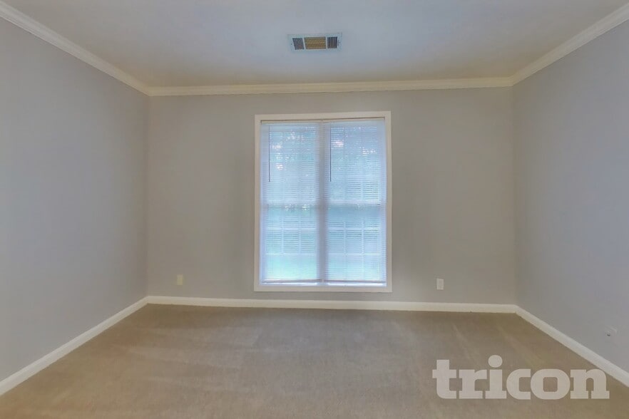 Building Photo - 137 Poplar Way