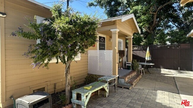 Building Photo - 1849 S Wilton Pl