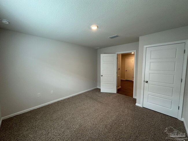 Building Photo - 1929 High Rdg Ct