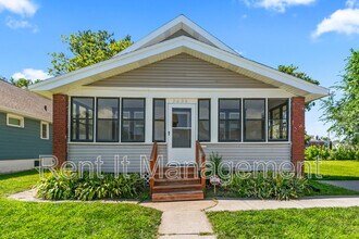 Building Photo - 2820 N 19th Ave