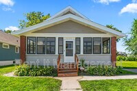 Building Photo - 2820 N 19th Ave
