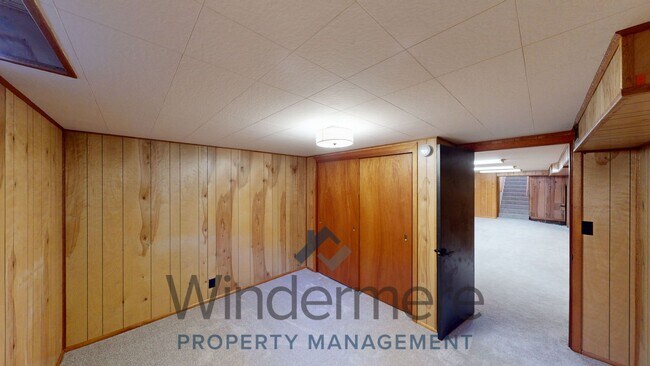 Building Photo - 2348 Frazier Dr