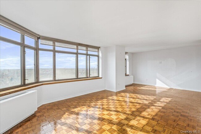 Building Photo - 112-01 Queens Blvd