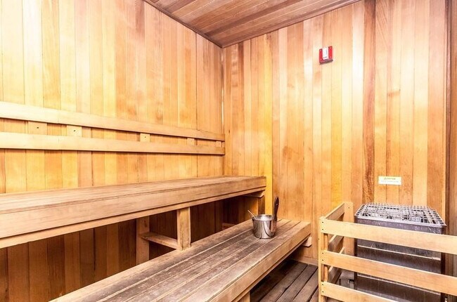 Building Photo - 9357 Ave