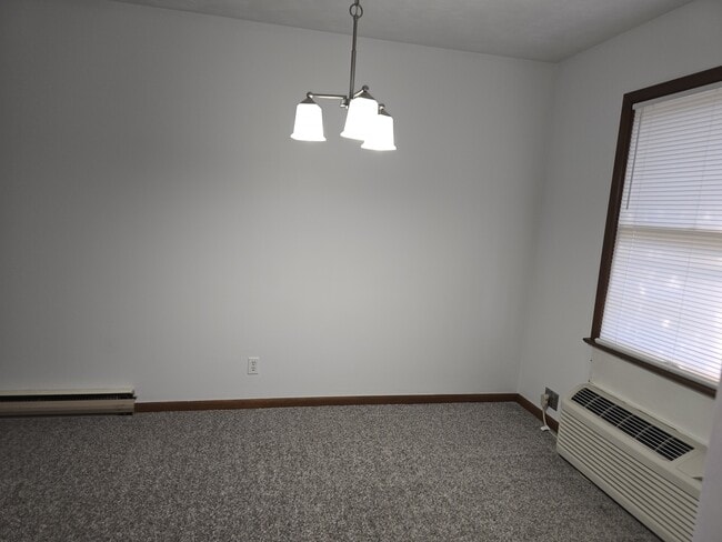 Building Photo - 193 S Quentin Rd