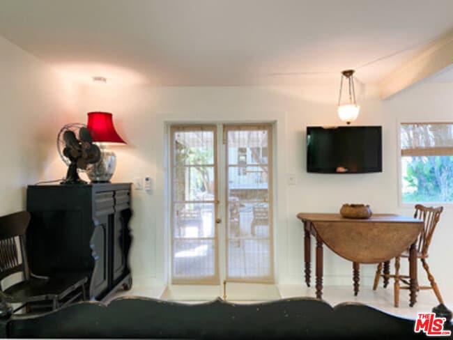 Building Photo - 1602 Courtney Ave