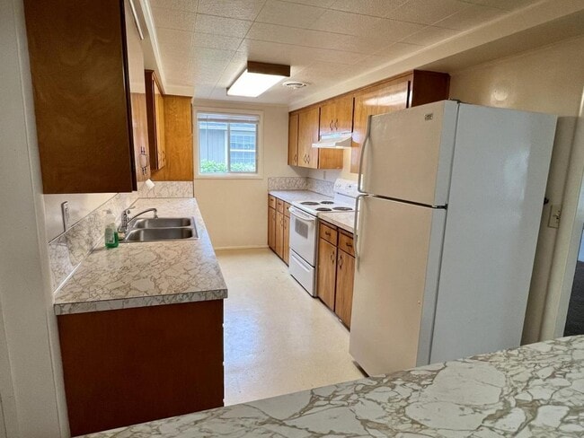 Building Photo - 711 SW I St