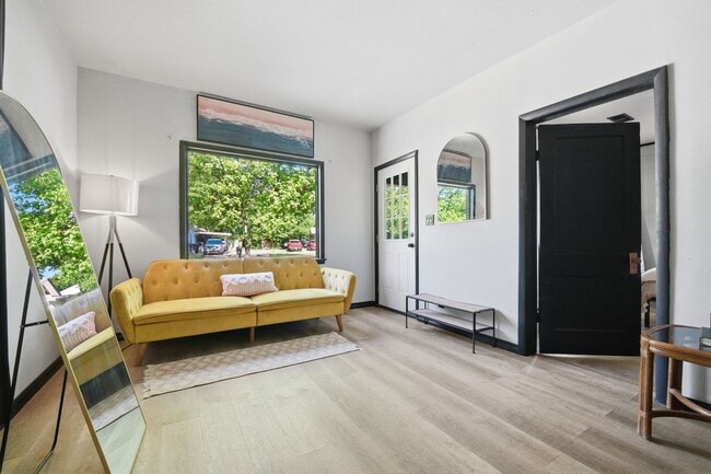 Building Photo - Three Bedroom Rental