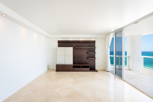 Building Photo - 4201 Collins Ave